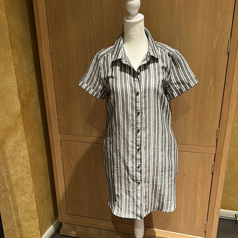 Black and White Button-Up Casual Dress